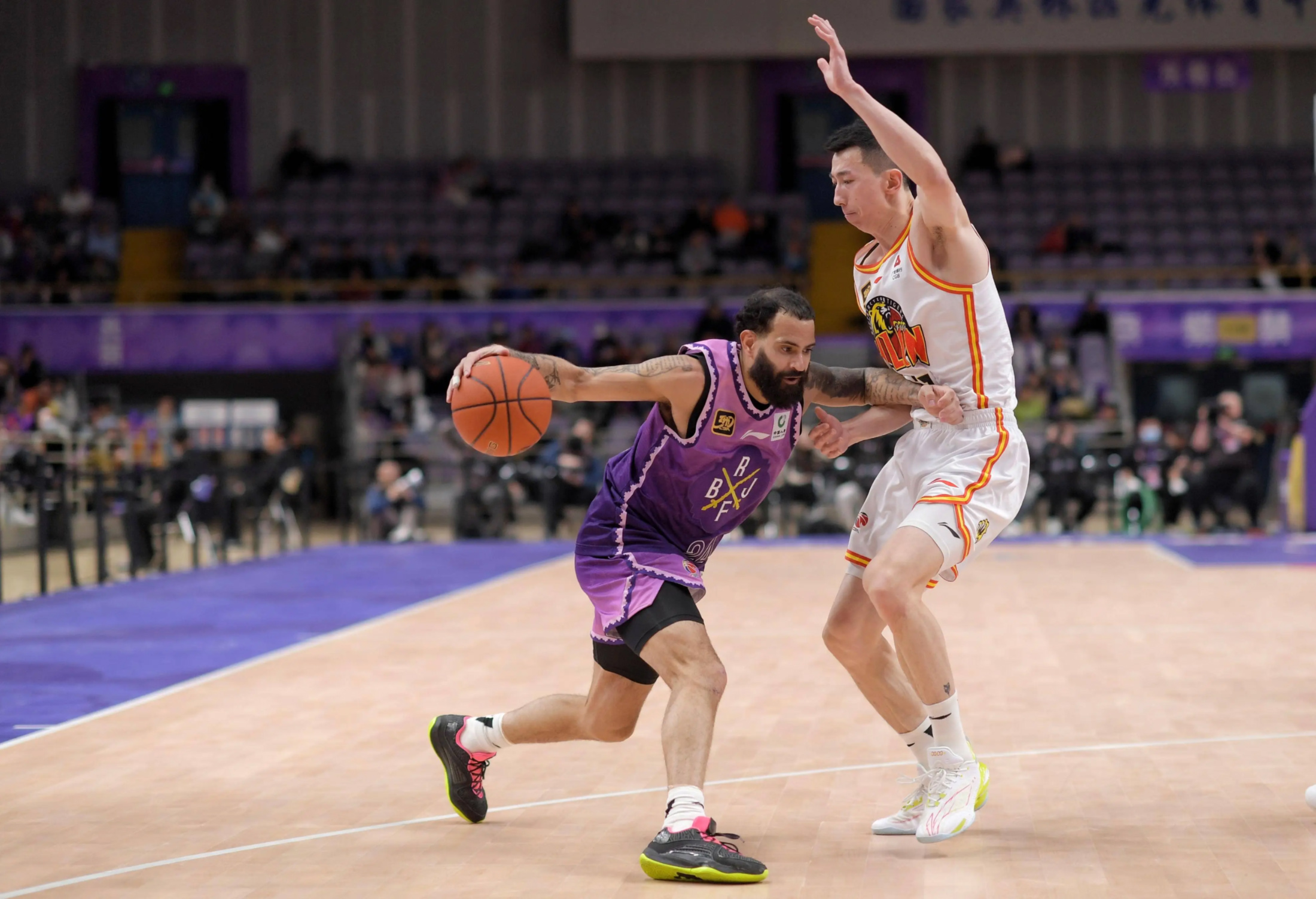 九游娱乐官方 -包含赛后突围战来临，塞维利亚围绕CBA常规赛复出首秀，目标明确，身体对抗强度拉满的词条