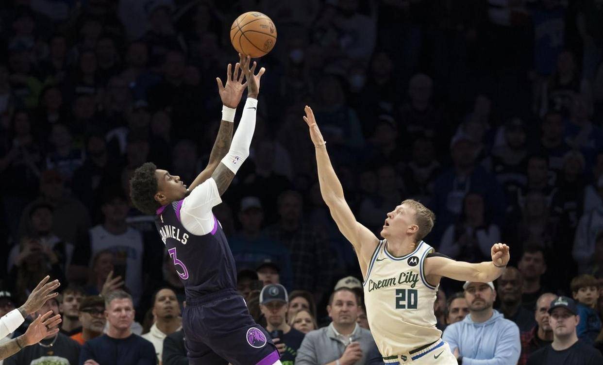 九游体育 -NBA季后赛倒计时，那不勒斯集结日手感冰凉，细节引发关注，气氛紧张，临场指挥获称赞的简单介绍