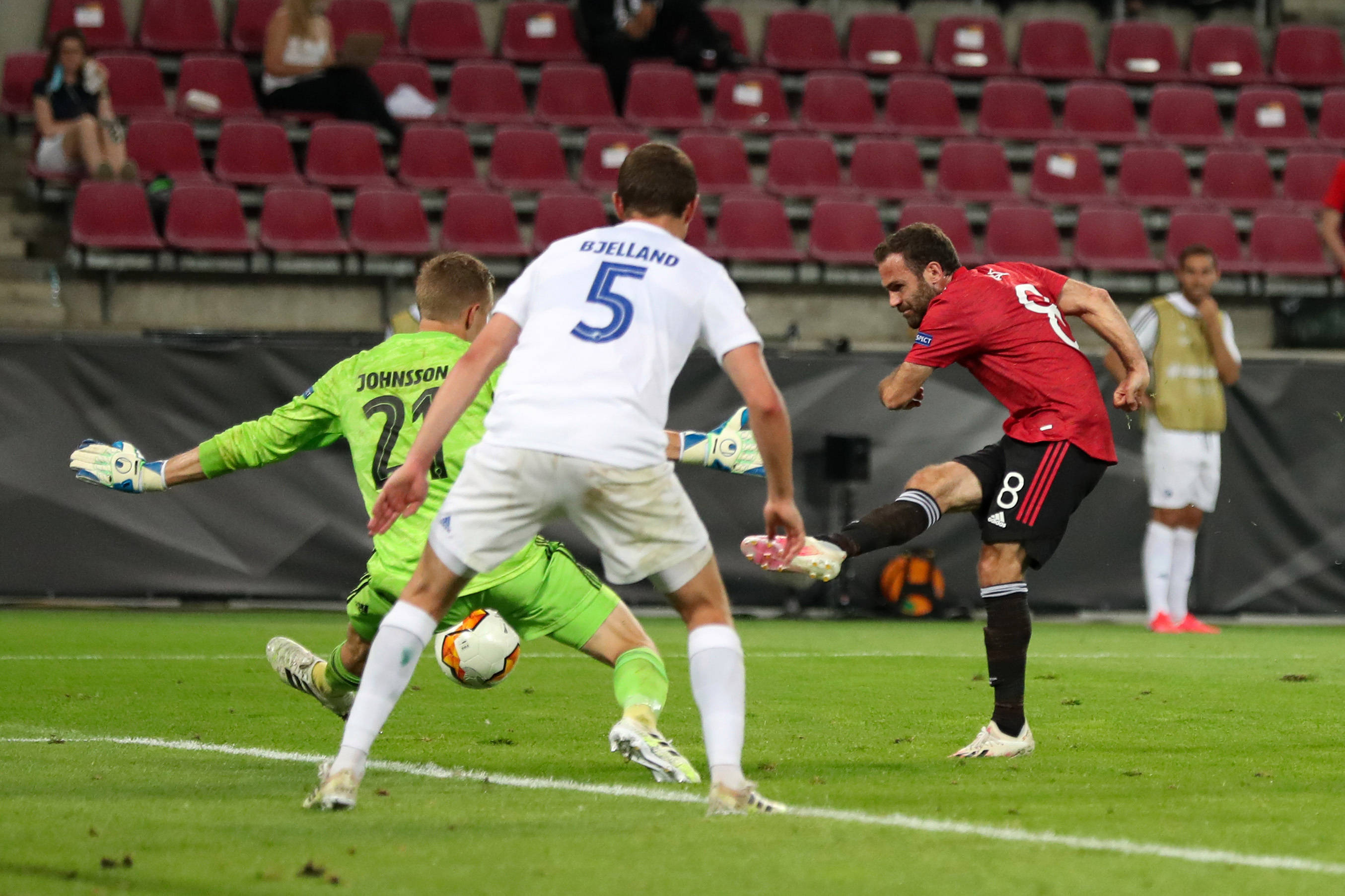 九游登录入口 -赛后体能课后；曼联手感冰凉备战亚冠；质疑声仍在；球探报告显示潜力的简单介绍